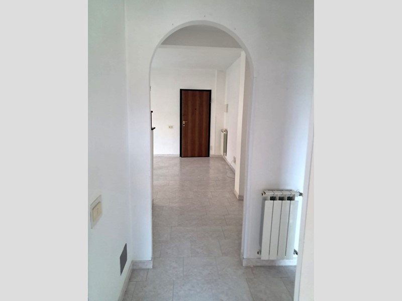 Trilocale in Vendita a Tivoli, zona Campolimpido, 132'000&euro;, 85 m²
