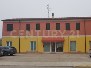 Ufficio in Affitto a Concamarise, 600€, 186 m²