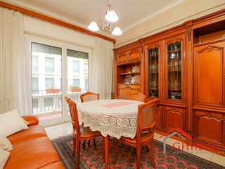 Appartamento in Vendita a Genova, zona Sestri Ponente, 145'000€, 117 m²