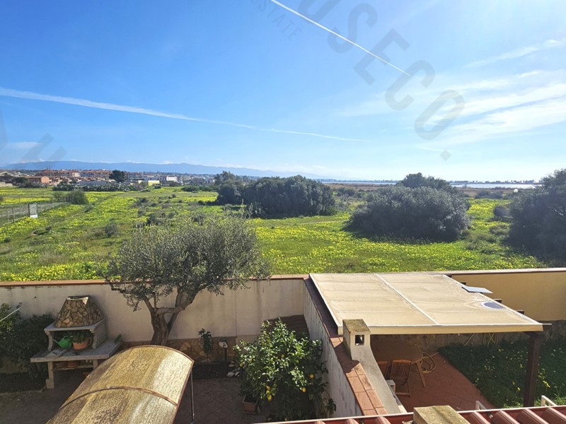Villetta a schiera in Vendita a Quartu Sant'Elena, 450'000&euro;, 140 m², arredato