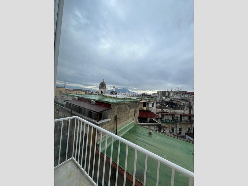 Trilocale in Affitto a Napoli, zona S. Ferdinando - Municipio, 1'300€, 75 m², arredato
