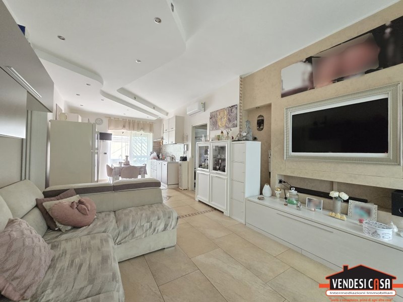 Trilocale in Vendita a Adelfia, 185'000€, 90 m²