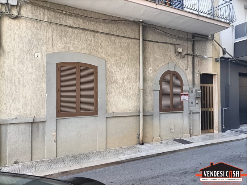 Trilocale in Vendita a Acquaviva delle Fonti, 78'000€, 81 m²