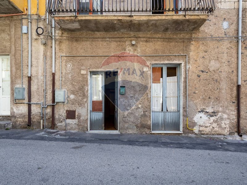 Casa Indipendente in Vendita a Santa Maria di Licodia, 55'000€, 180 m²