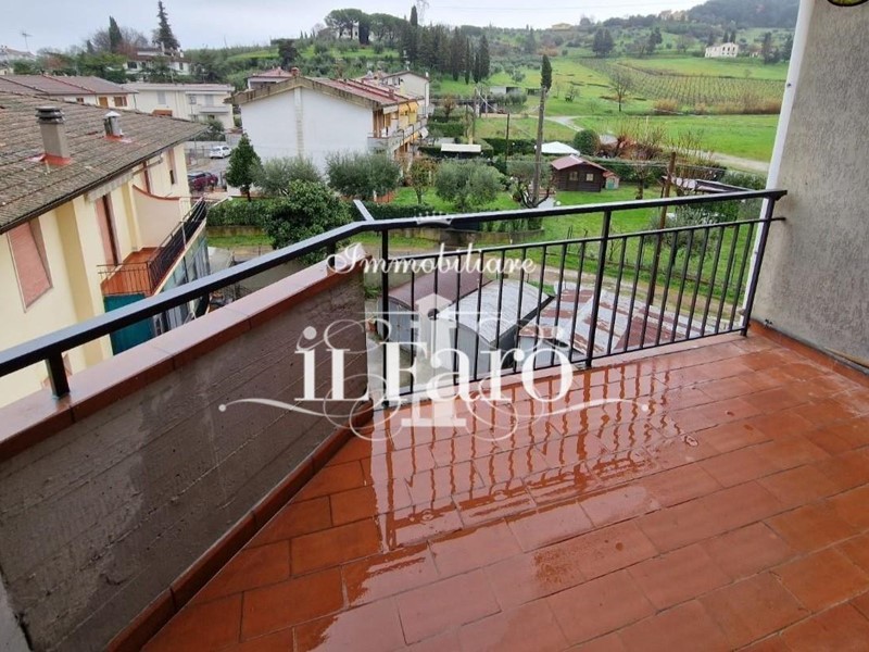 Appartamento in Vendita a Carmignano, zona Seano, 199'000€, 100 m²
