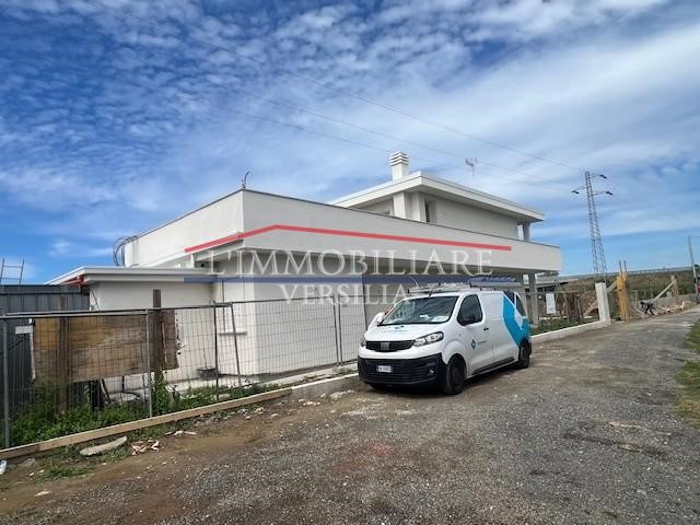 Villa in Vendita a Forte dei Marmi, zona Vaiana, 1'600'000€, 190 m²