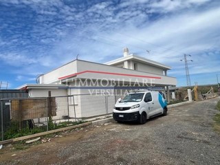 Villa in Vendita a Forte dei Marmi, zona Vaiana, 1'600'000€, 190 m²