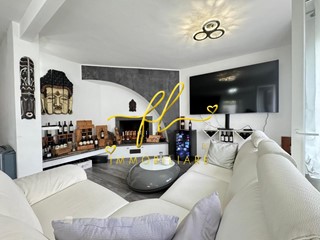 Villa in Vendita a Livorno, zona Ardenza, 895'000&euro;, 180 m²