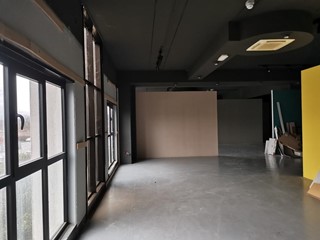 Capannone in Affitto a Colle di Val D'Elsa, 3'000€, 700 m²