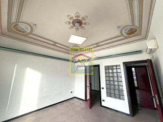 Immobile commerciale in Affitto a Cascina, 1'450€, 160 m²