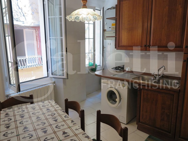 Trilocale in Vendita a Lerici, 220'000€, 70 m²