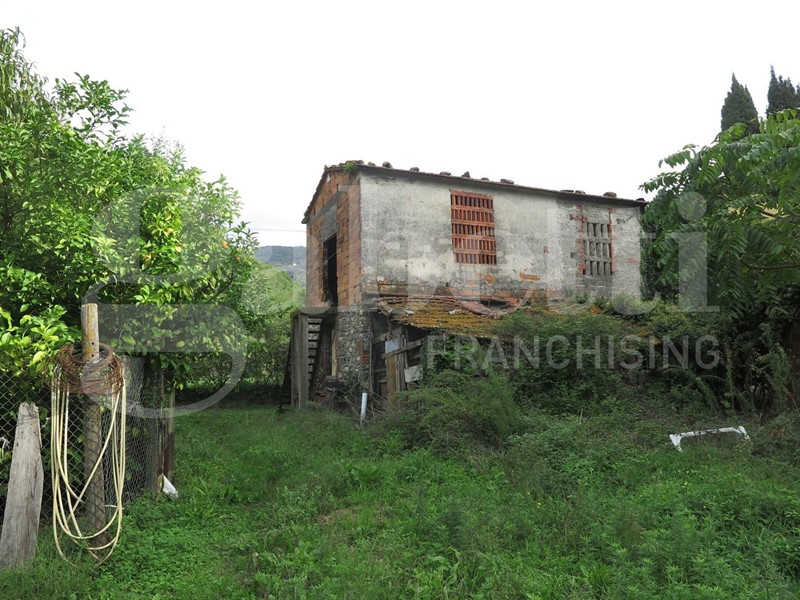 Casale in Vendita a Fosdinovo, 135'000€, 140 m²