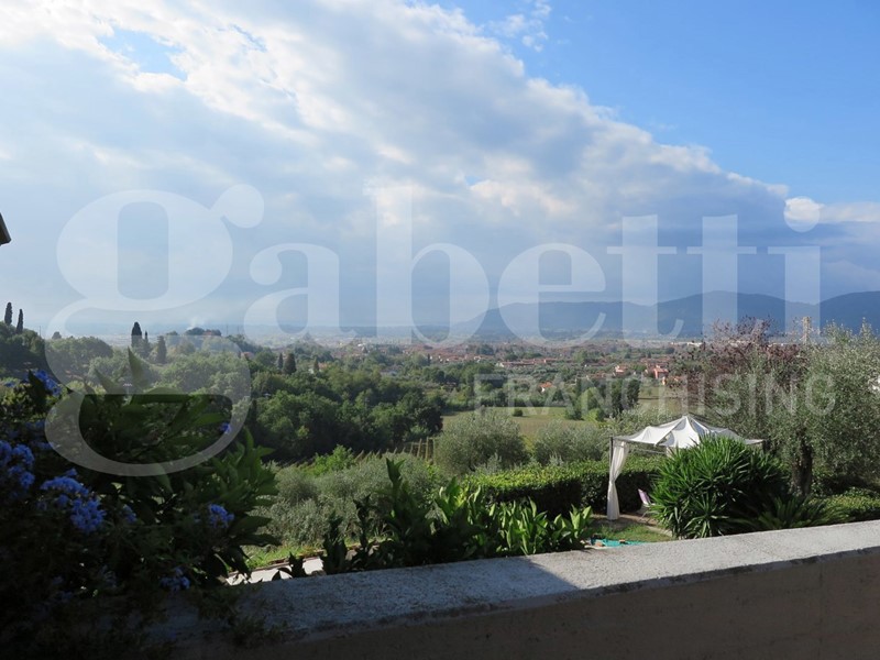 Villa in Vendita a Castelnuovo Magra, 1'000'000€, 500 m², arredato