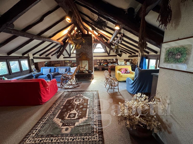 Villa bifamiliare in Vendita a Olgiate Olona, 410'000€, 320 m²