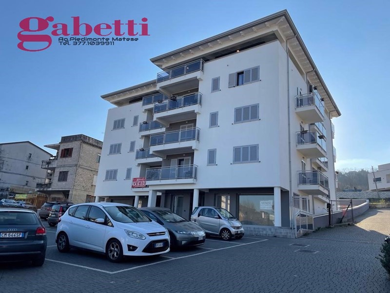 Negozio in Vendita a Caiazzo, 240'000€, 157 m²