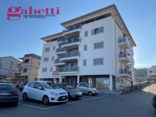 Negozio in Vendita a Caiazzo, 240'000€, 157 m²