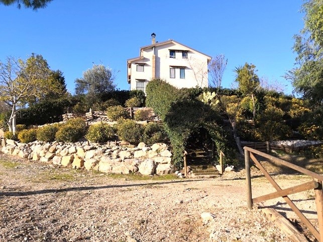 Villa bifamiliare in Vendita a Dugenta, 350'000€, 280 m²