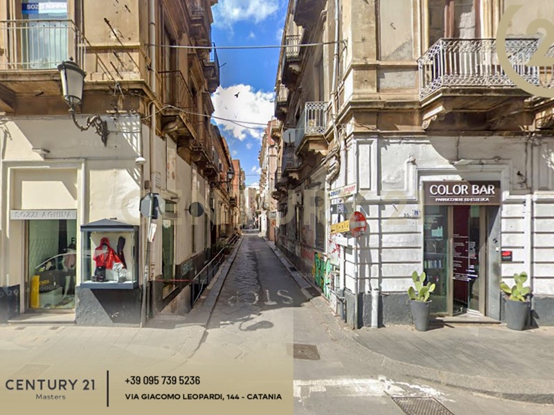 Casa Indipendente in Vendita a Catania, 720'000&euro;, 360 m², con Box