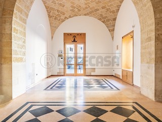 Immobile commerciale in Vendita a Bisceglie, zona S. Lorenzo, 85'000€, 40 m²