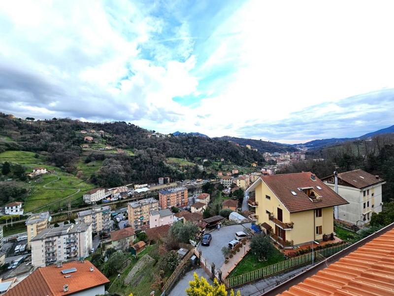 Appartamento in Vendita a Genova, 110'000€, 116 m², con Box