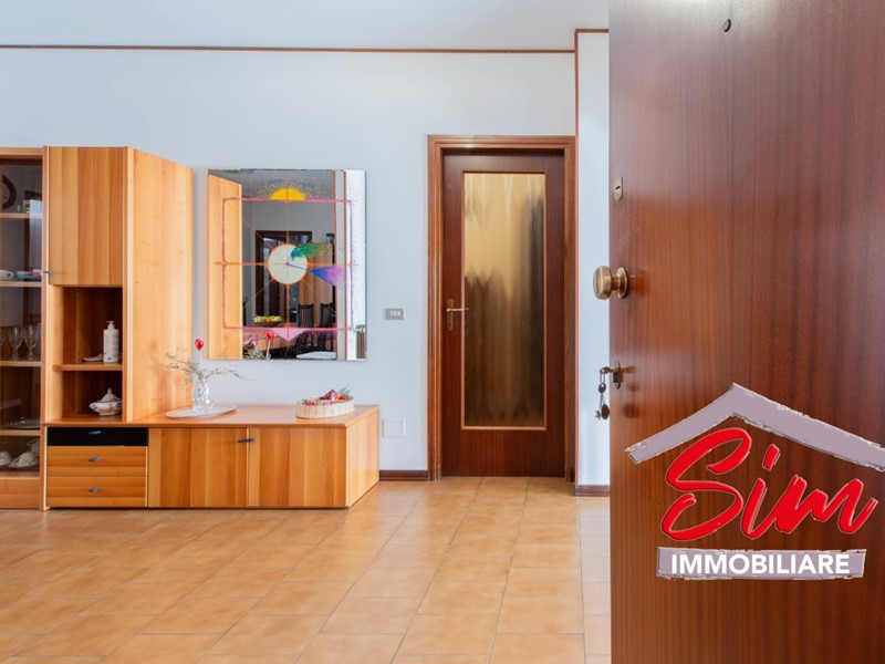 Quadrilocale in Vendita a Novara, zona Bicocca, 169'000€, 133 m², con Box