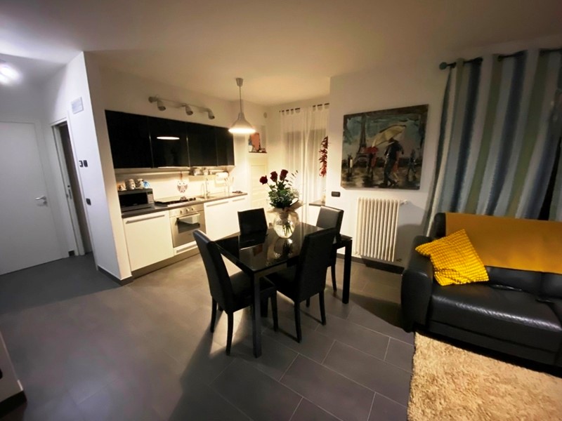 Trilocale in Vendita a Casamassima, 188'000€, 105 m², con Box