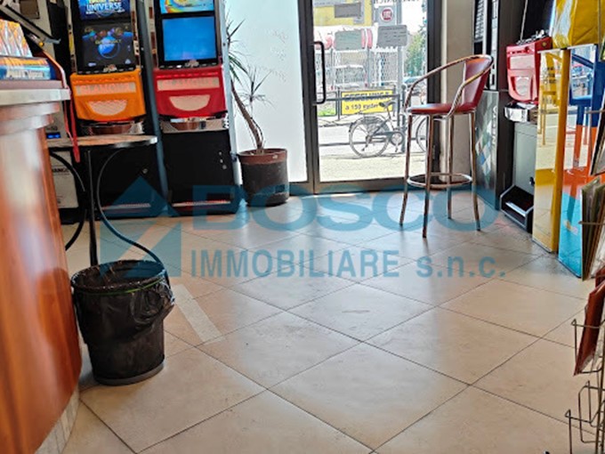 Immobile commerciale in Vendita a La Spezia, zona Est, 215'000€, 70 m²
