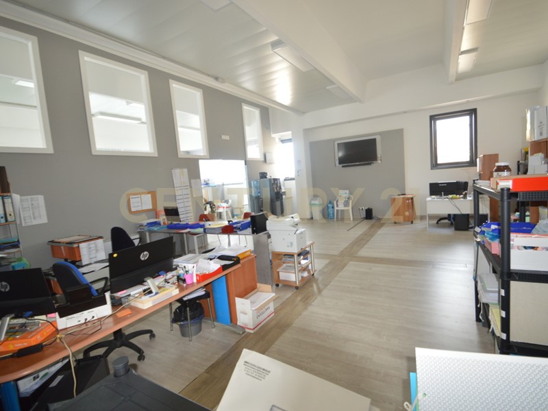 Ufficio in Vendita a Grosseto, 340'000€, 300 m²