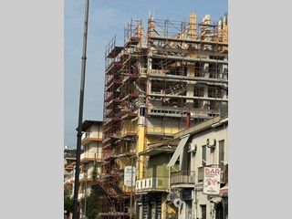 Negozio in Vendita a Battipaglia, zona Belvedere, 145'000€, 70 m²