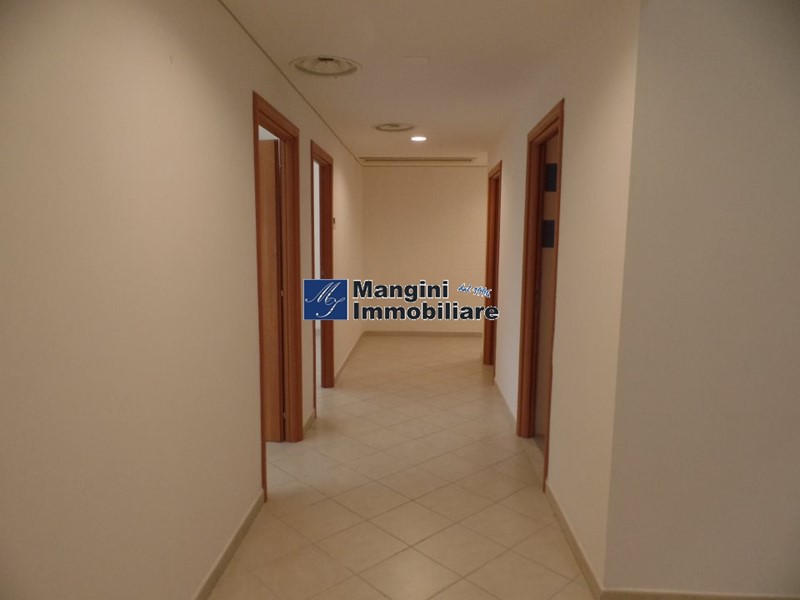 Magazzino in Vendita a Livorno, 160'000&euro;, 138 m²