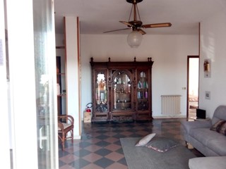 Quadrilocale in Vendita a Carrara, zona Avenza, 185'000€, 85 m², arredato