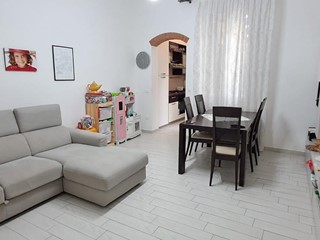 Trilocale in Vendita a Cecina, 175'000€, 72 m²