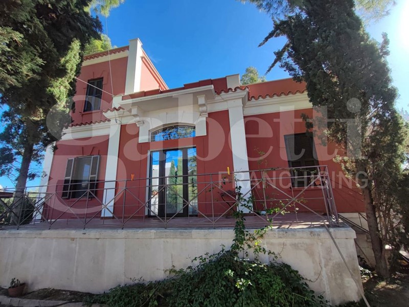 Villa in Vendita a Bari, 410'000€, 200 m²