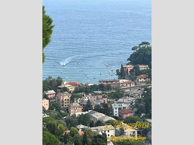 Trilocale in Vendita a Rapallo, 550'000€, 90 m²