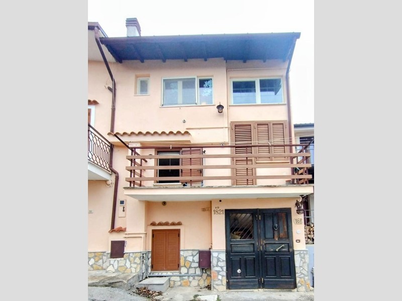 Casa Indipendente in Vendita a Tagliacozzo, 42'000€, 88 m²