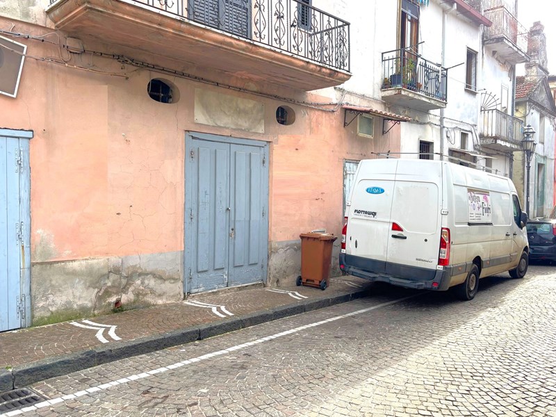 Negozio in Affitto a Carinola, zona CASALE DI CARINOLA, 250€, 34 m²