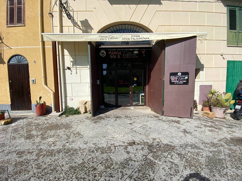 Attività commerciale in Vendita a Palermo, zona Centro Storico, 69'000€, 150 m², arredato