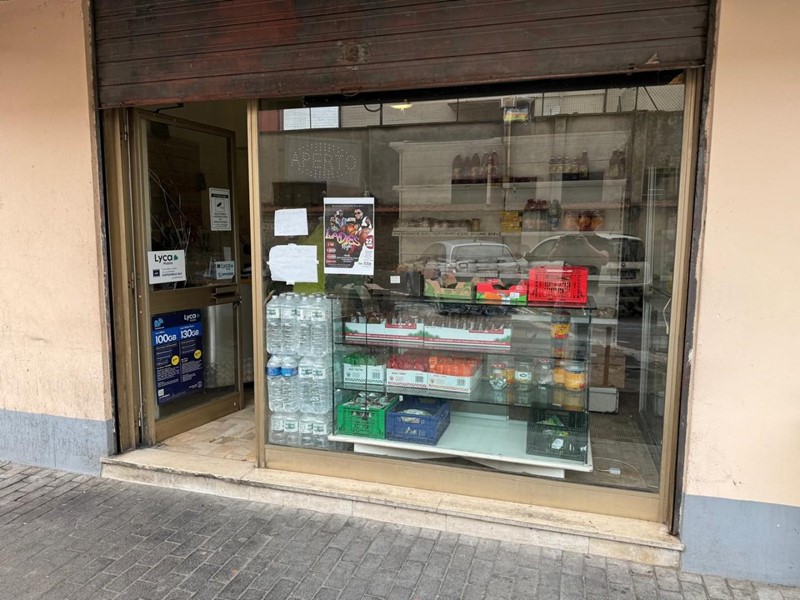 Immobile commerciale in Vendita a Pontedera, 35'000€, 70 m²