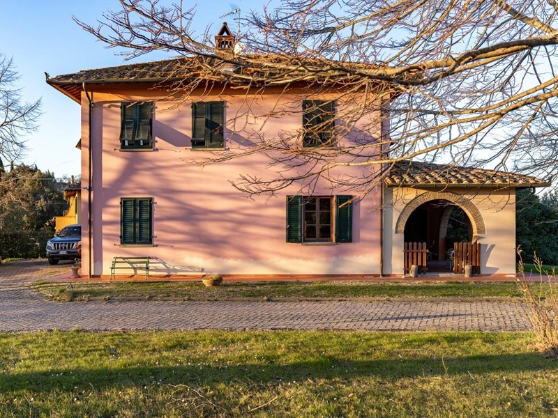 Villa in Vendita a San Miniato, zona Moriolo, 790'000€, 200 m², con Box
