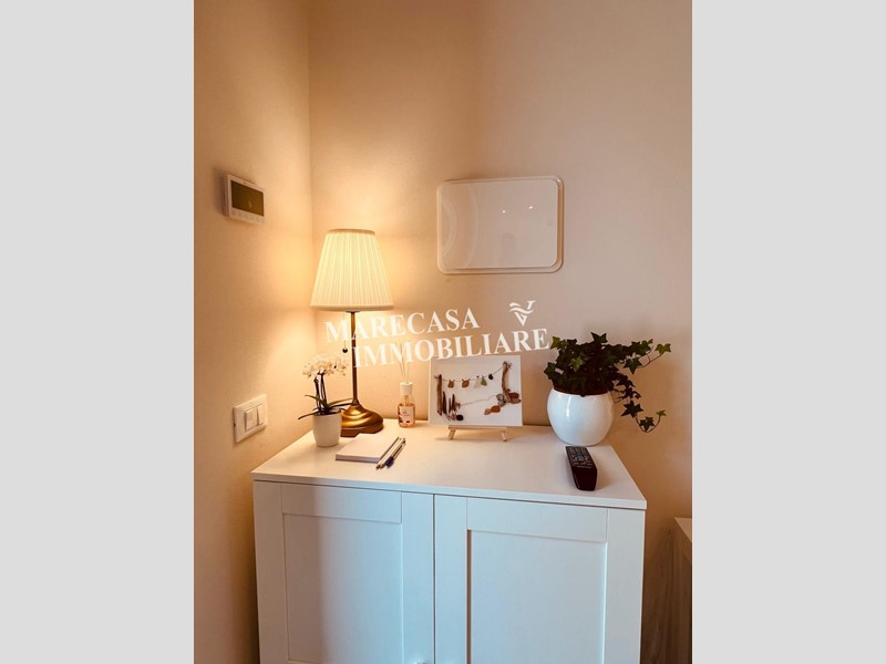 Casa Semi Indipendente in Affitto a Carrara, zona Marina di Carrara, 1'000€, 40 m², arredato