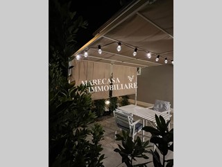 Casa Semi Indipendente in Affitto a Carrara, zona Marina di Carrara, 2'400€, 40 m², arredato