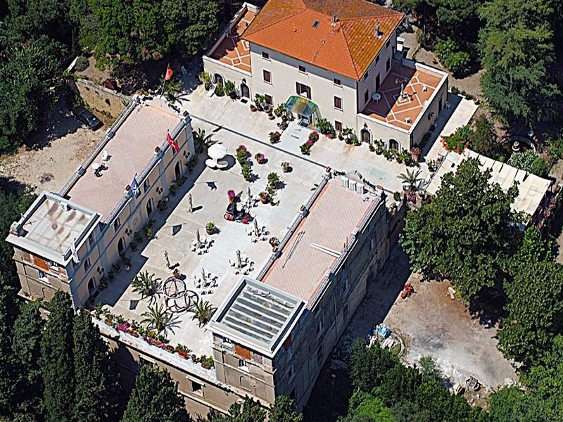 Appartamento in Vendita a Pisa, 7'000'000€, 3800 m²