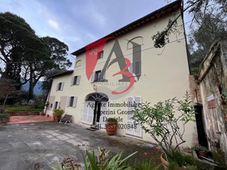 Casa di corte in Vendita a Calci, 480'000€, 412 m², arredato