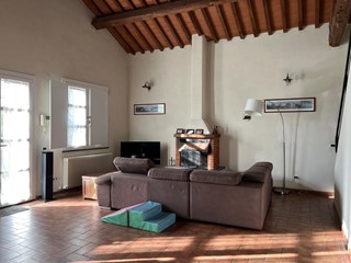 Villetta a schiera in Vendita a San Giuliano Terme, zona Ghezzano, 440'000€, 140 m²