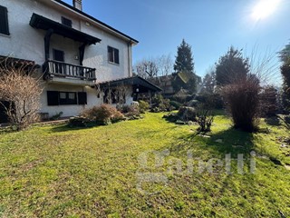 Villa bifamiliare in Vendita a Olgiate Olona, 230'000€, 160 m²