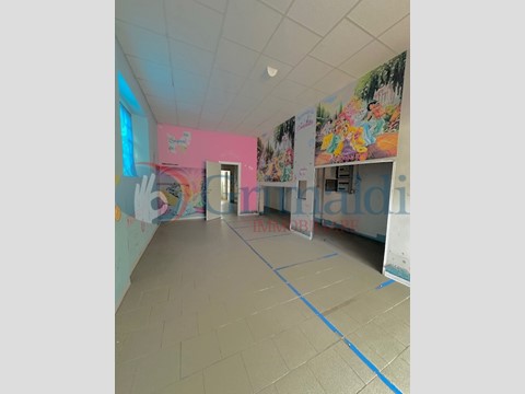 Negozio in Affitto a Perugia, 400€, 70 m²