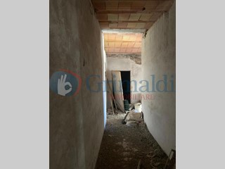Casale in Vendita a Foligno, 52'000€, 150 m²