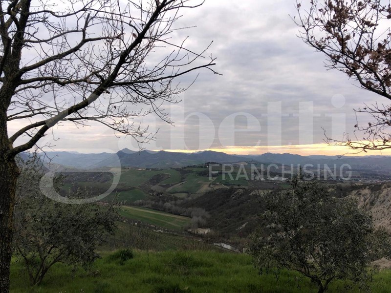 Casa Indipendente in Vendita a Brisighella, 435'000€, 318 m²