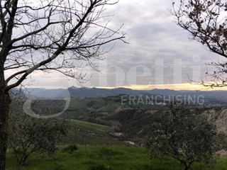 Casa Indipendente in Vendita a Brisighella, 435'000€, 318 m²