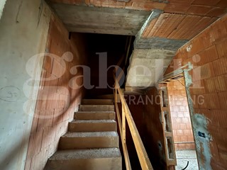 Villa bifamiliare in Vendita a Agna, 210'000€, 138 m²